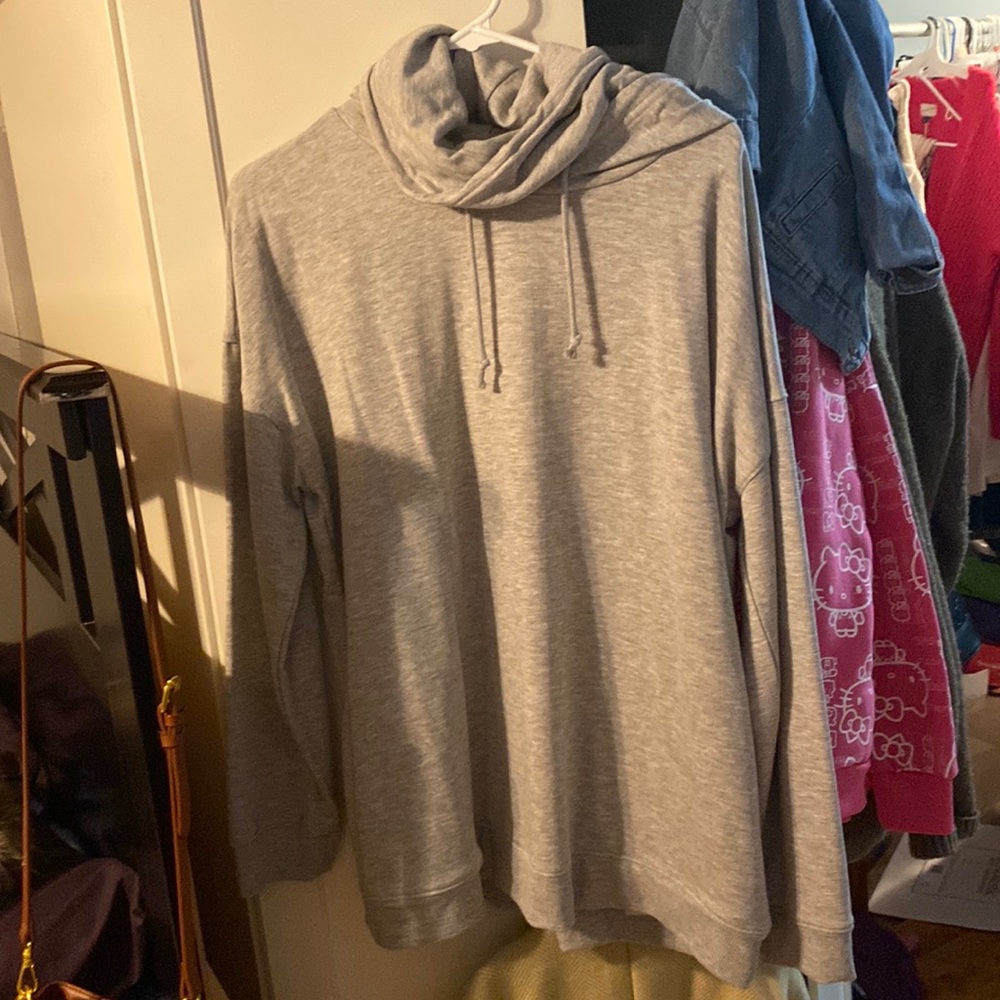 Women’s gray hoodie
